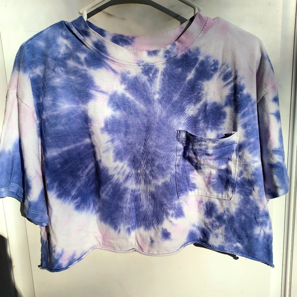 Cropped tie dye T-shirt, size large